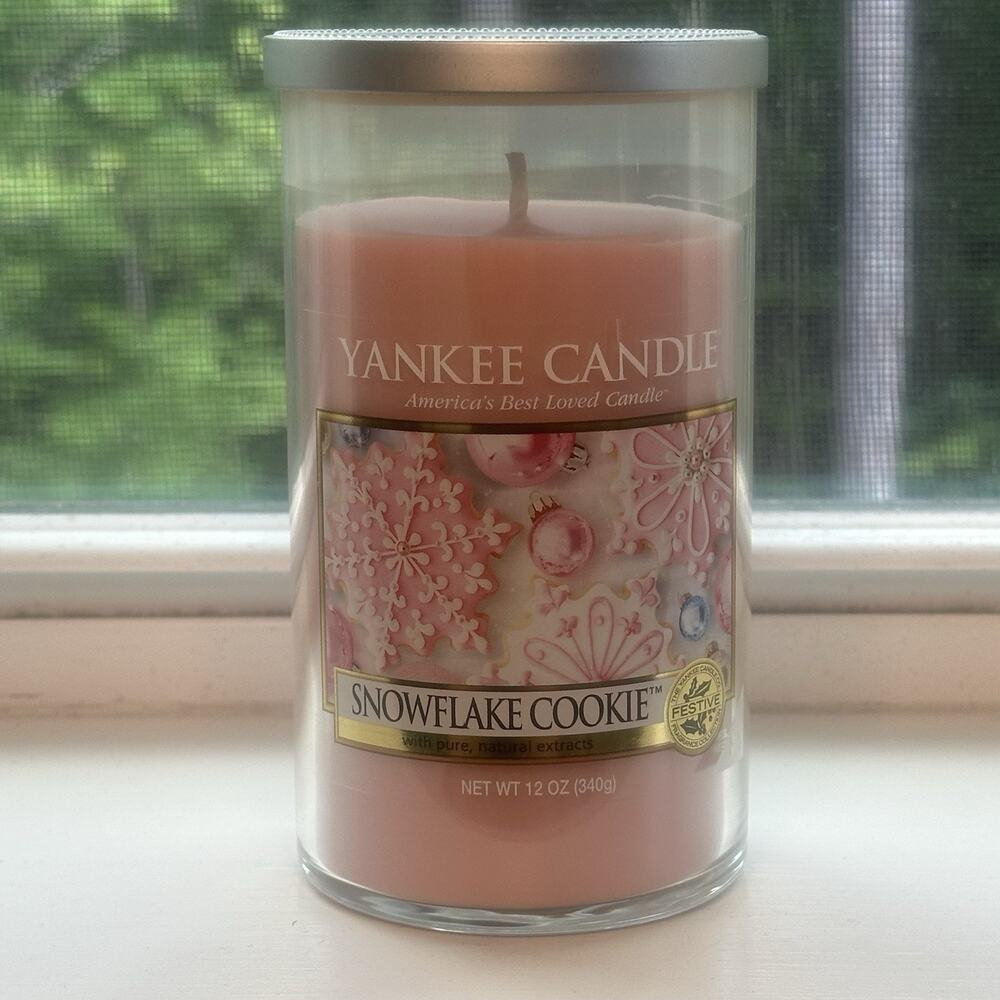Yankee Candle Snowflake Cookie 12oz Candle Pink Festive Holiday Retired Rare